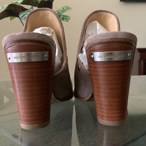 MICHAEL | MICHAEL KORS LOUISE STUDDED SUEDE HEELED MULES - Picture 5 of 11